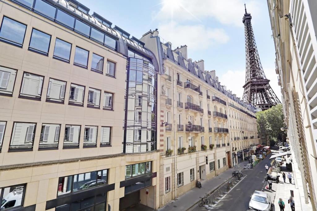 パリSejour Au Pied De La Tour Eiffelアパートメント エクステリア 写真