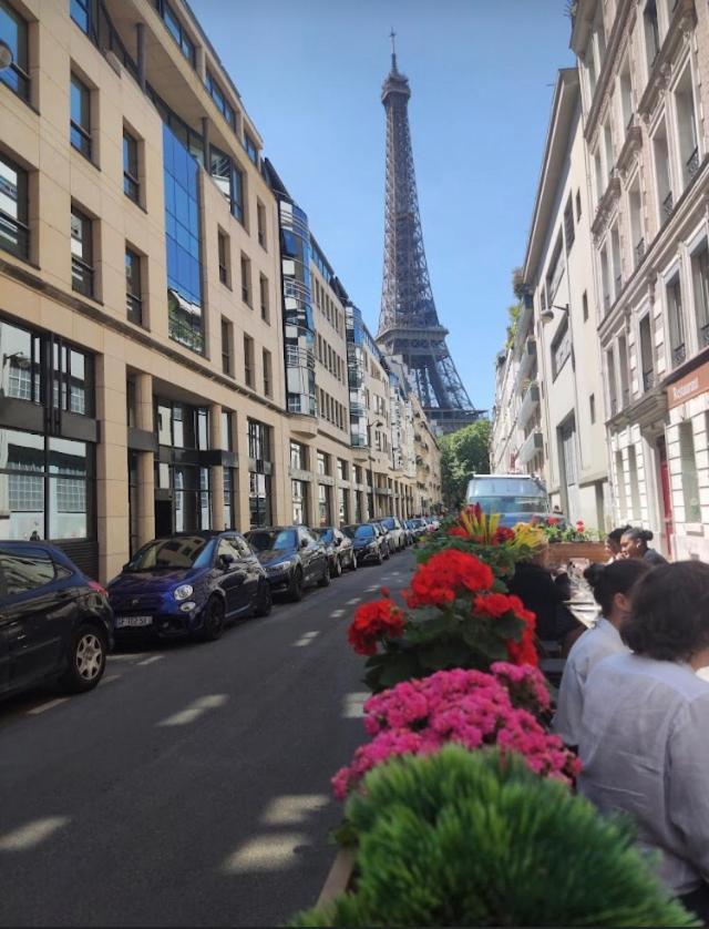 パリSejour Au Pied De La Tour Eiffelアパートメント エクステリア 写真